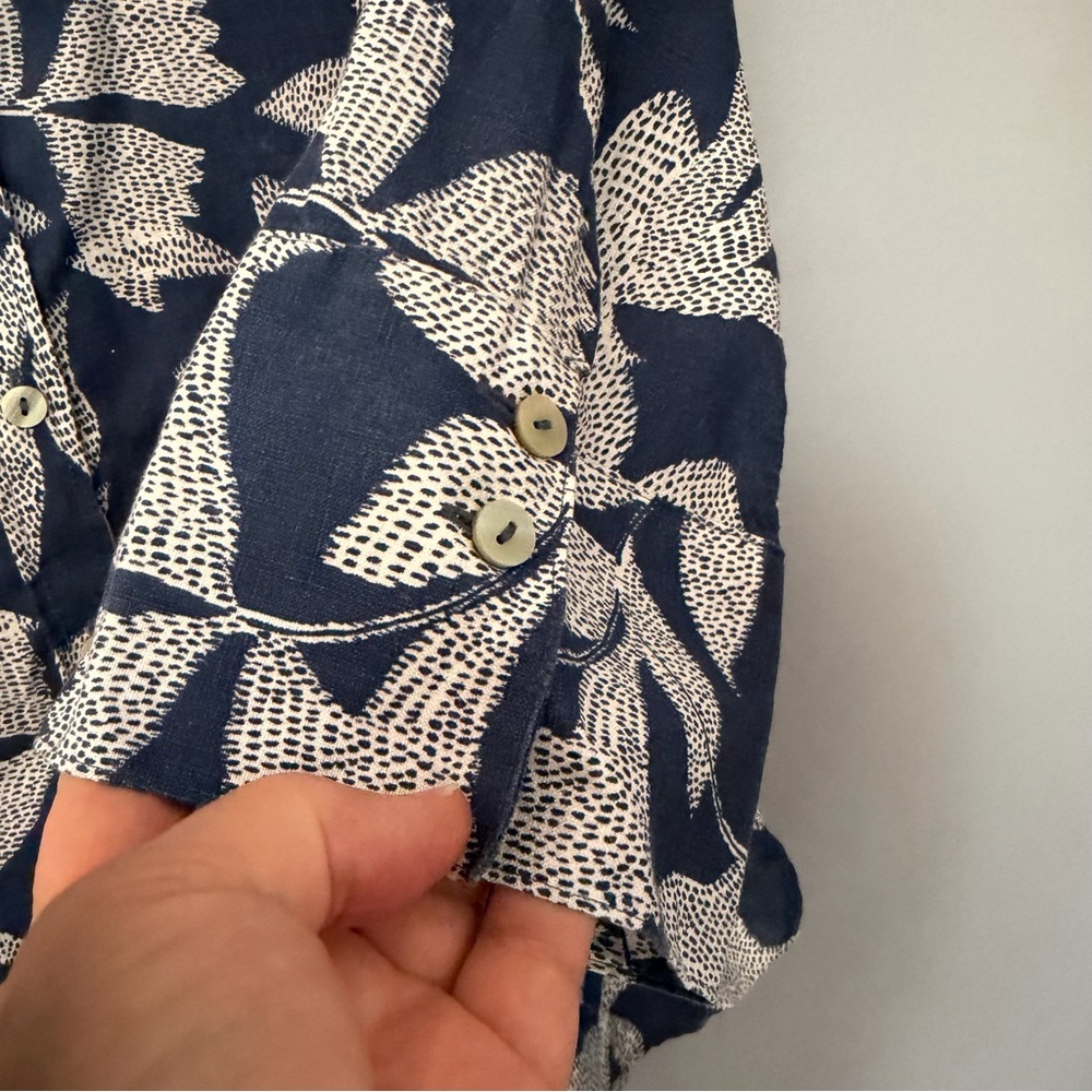 Chico’s Navy & White Leaf-Pattern Button-Down Shi… - image 4